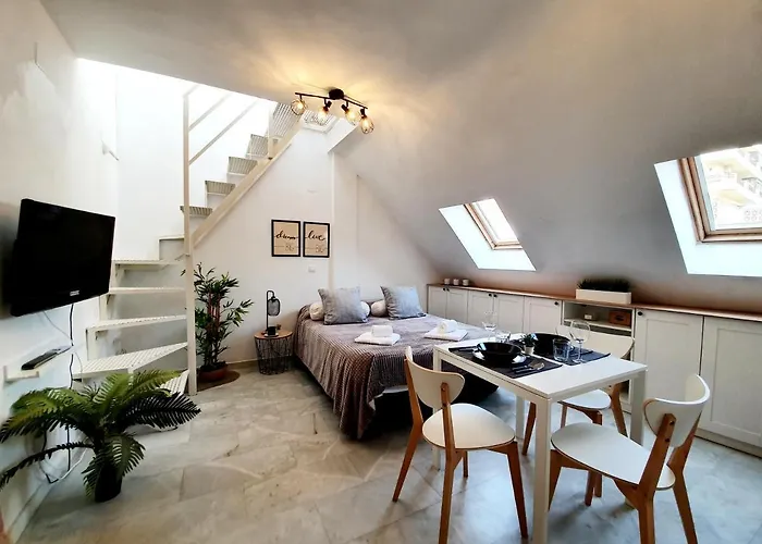 Captain's Penthouse Apartment *