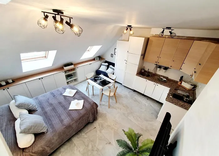 Captain's Penthouse Apartment